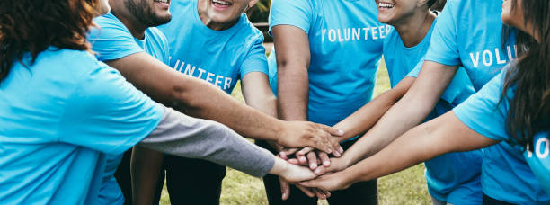 Volunteers working together
